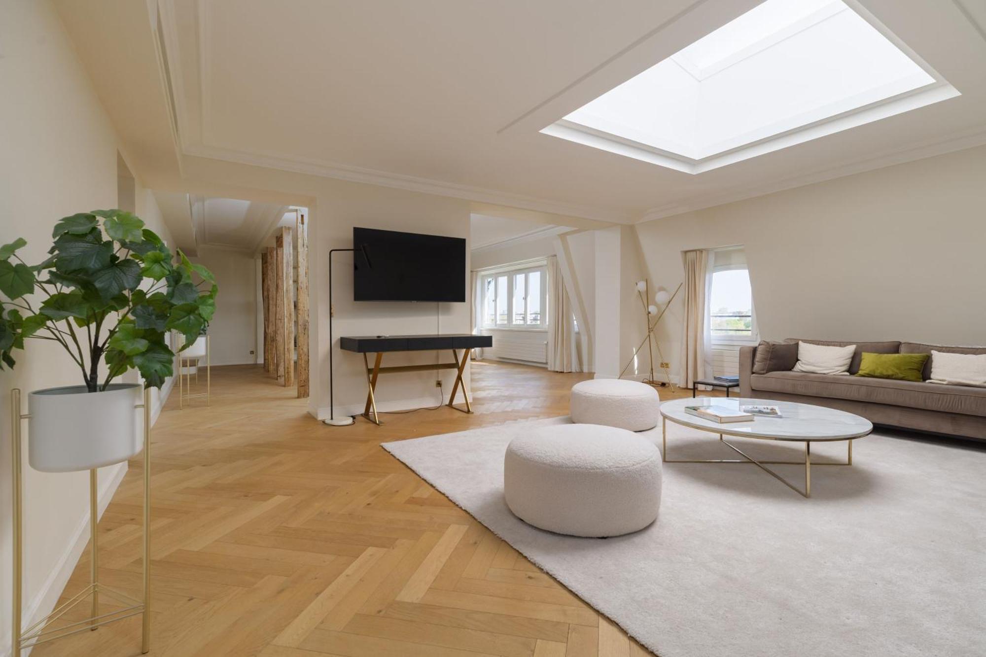 Luxury - Avenue Montaigne Parigi