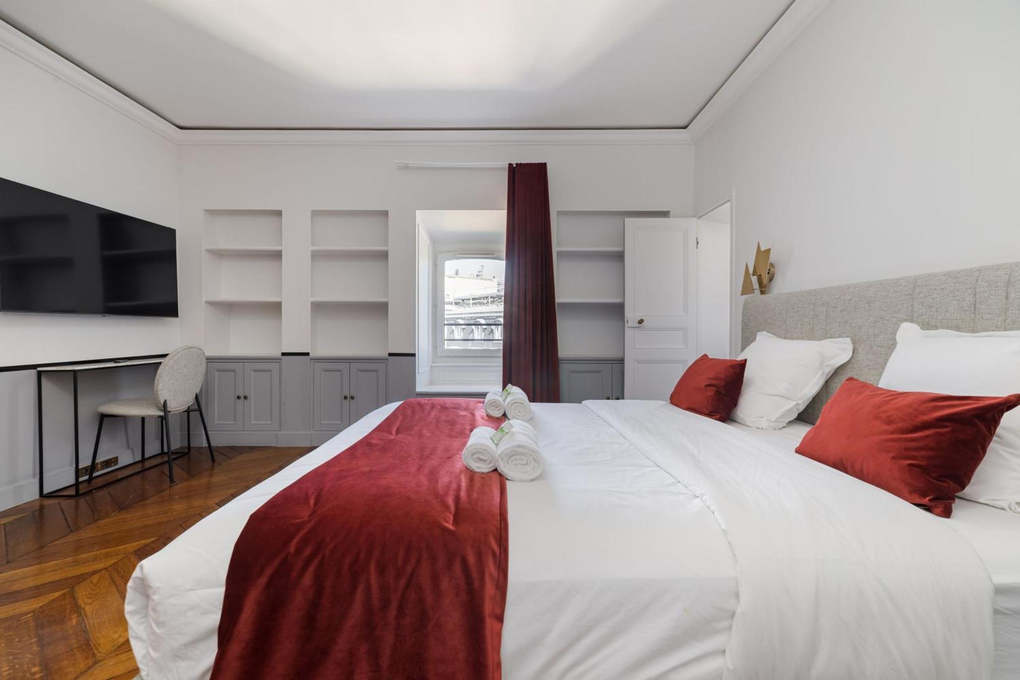 Luxury - Avenue Montaigne