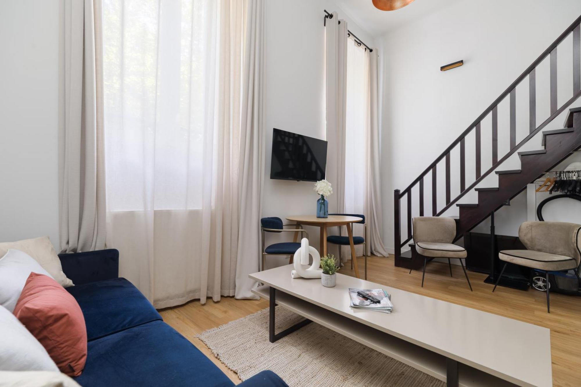 Luxury - Avenue Montaigne Parigi
