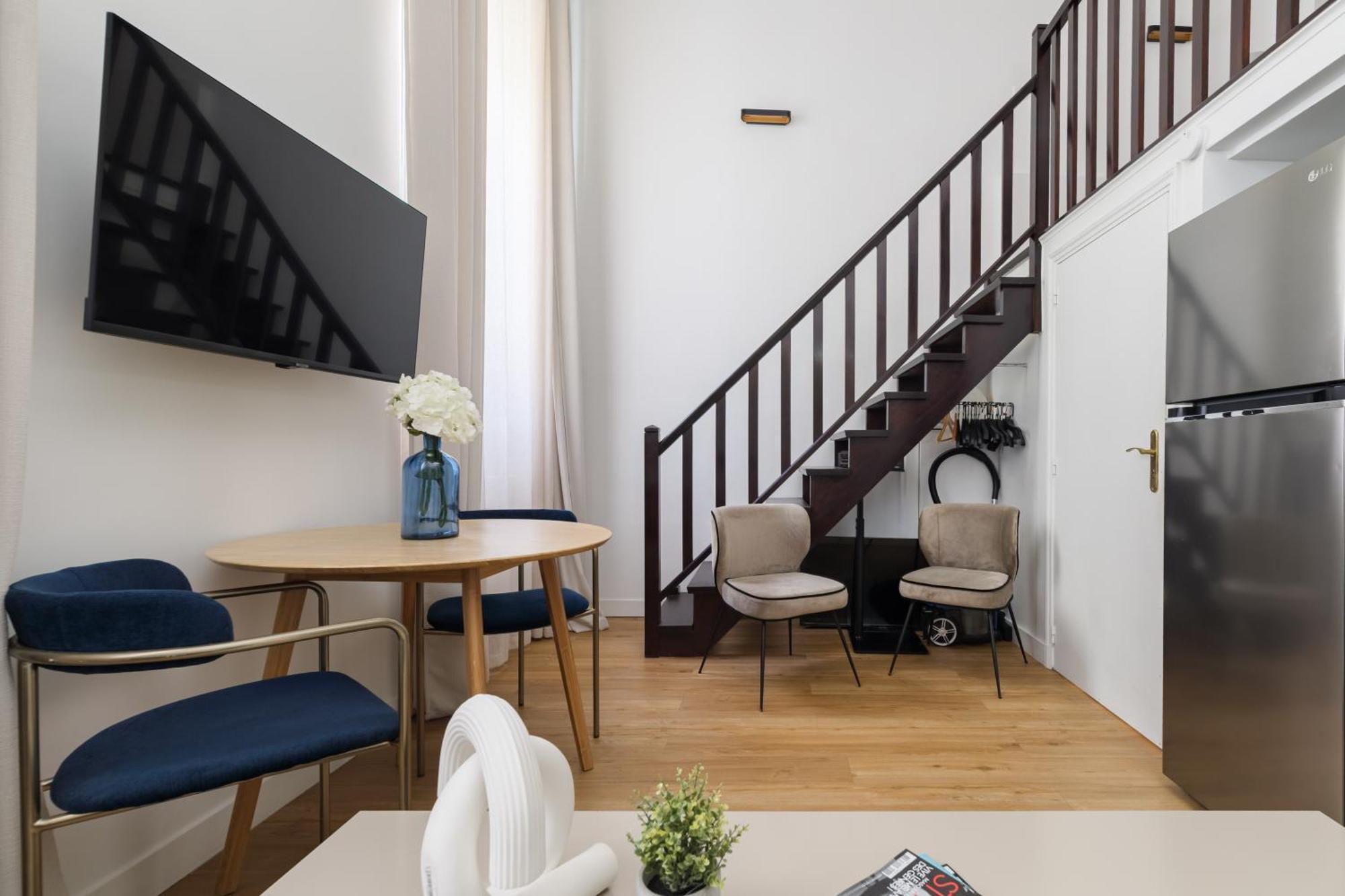 Luxury - Avenue Montaigne * Parigi