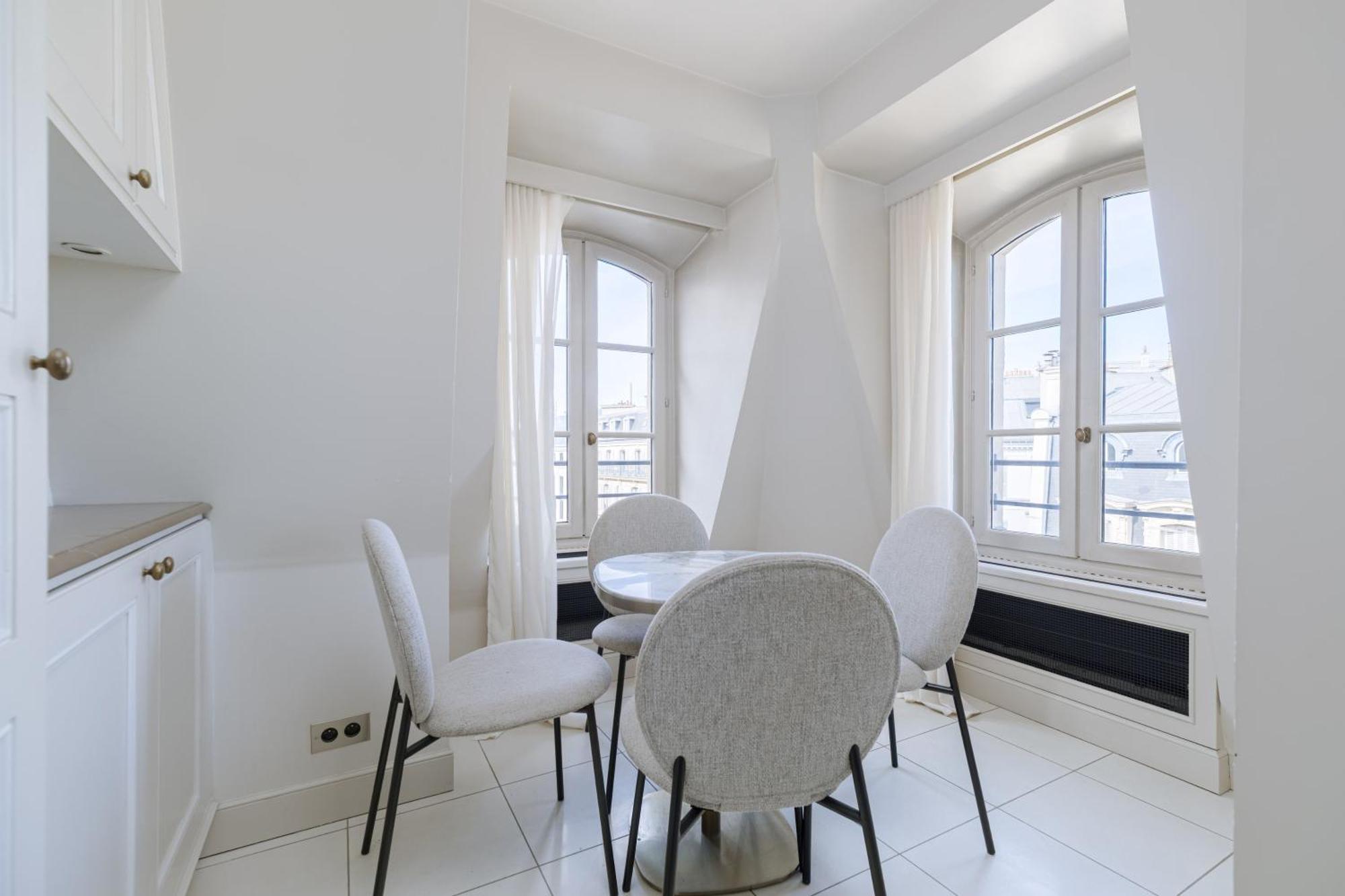 Luxury - Avenue Montaigne Parigi