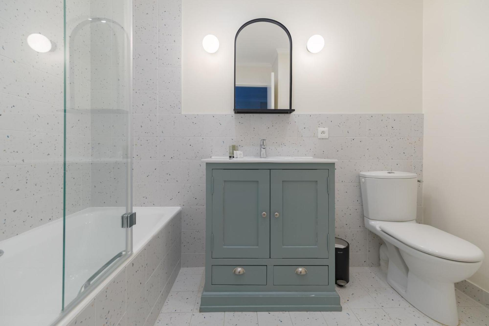 Luxury - Avenue Montaigne