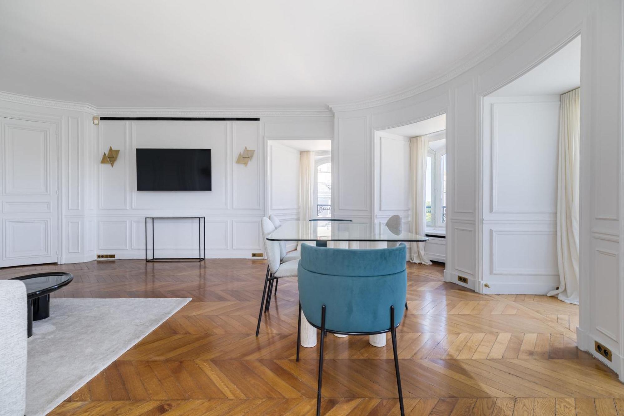 Luxury - Avenue Montaigne *