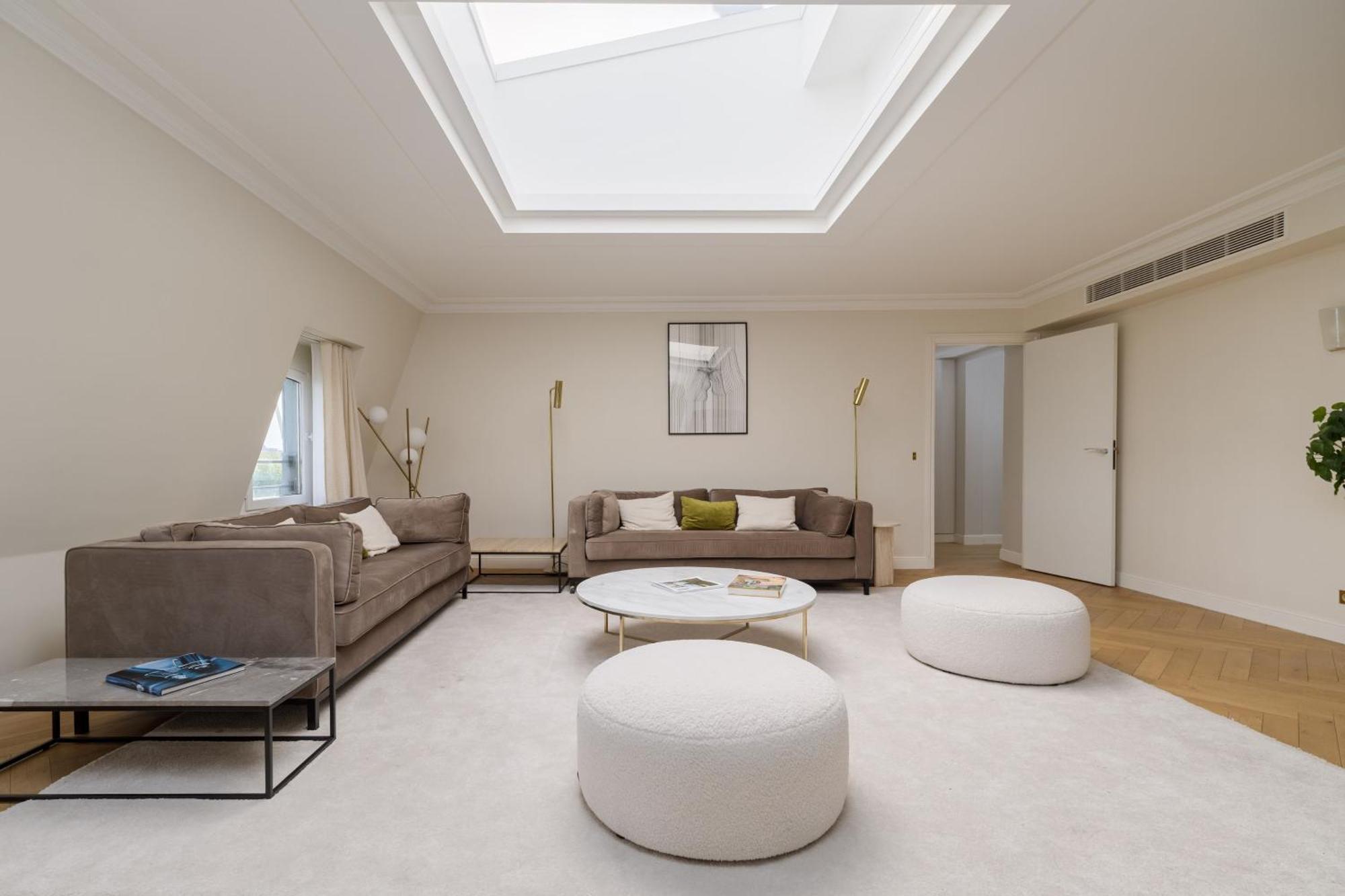 Luxury - Avenue Montaigne *