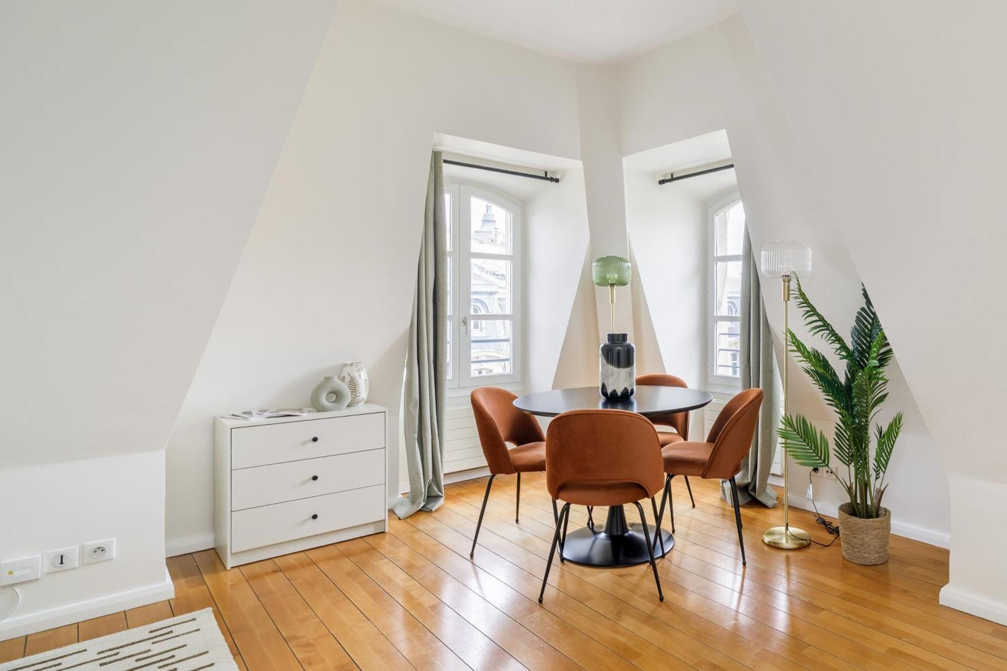 Luxury - Avenue Montaigne *